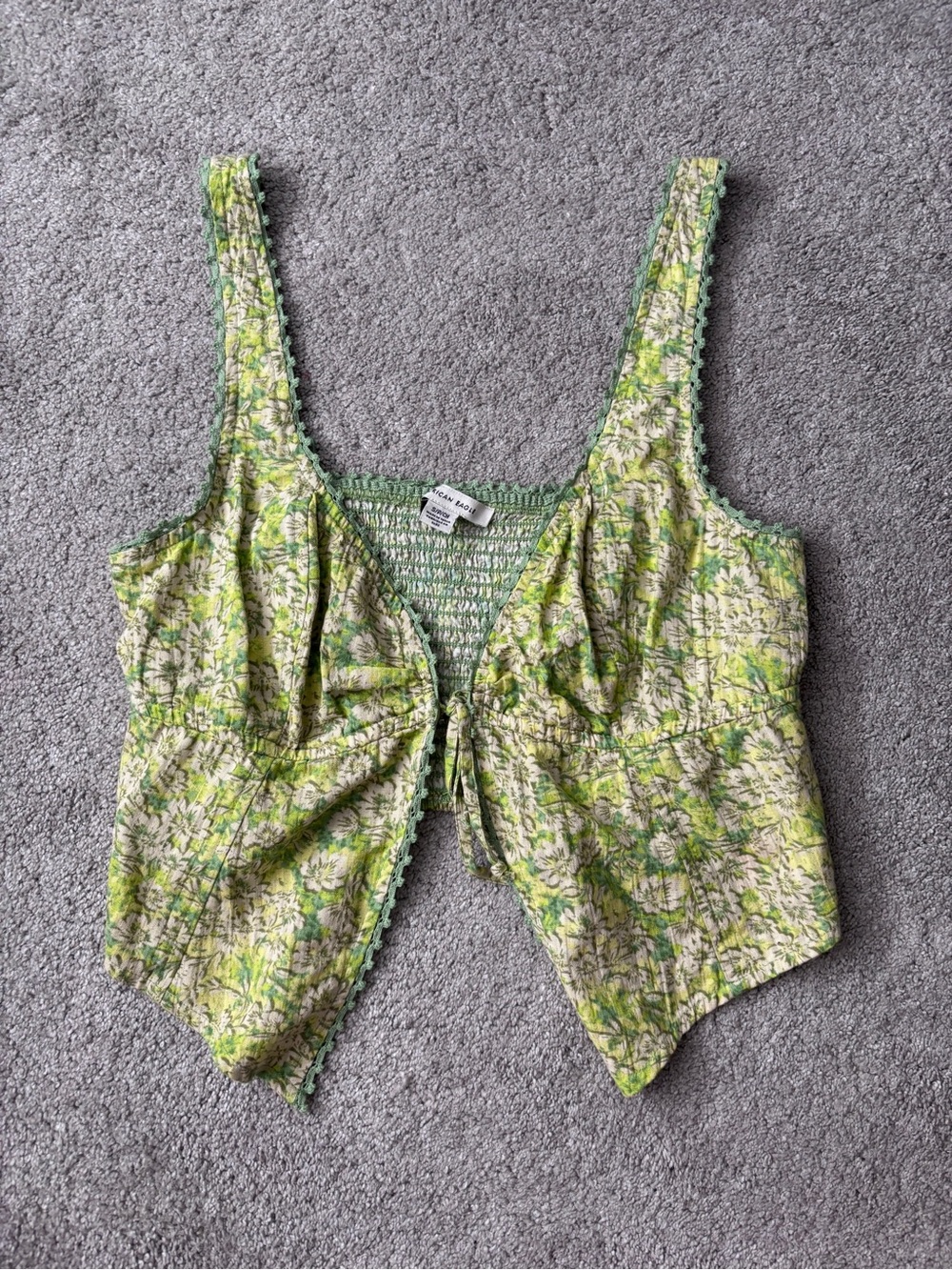 American Eagle Outfitters Green and Cream Floral Tie-Front Tank
